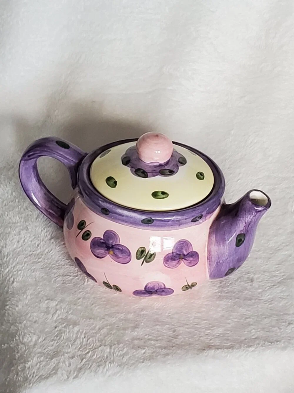 Ceramic Teapot hand-painted Floral Pattern with brilliant colors EUC! see photos